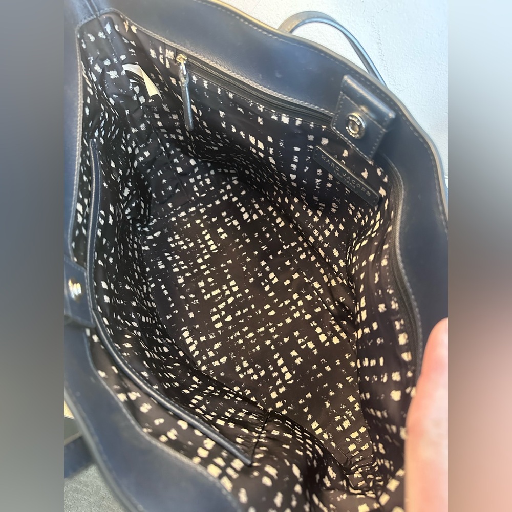 Marc Jacobs Navy Blue Saffiano Leather Large Tote Shoulder Bag - Picture 11 of 16